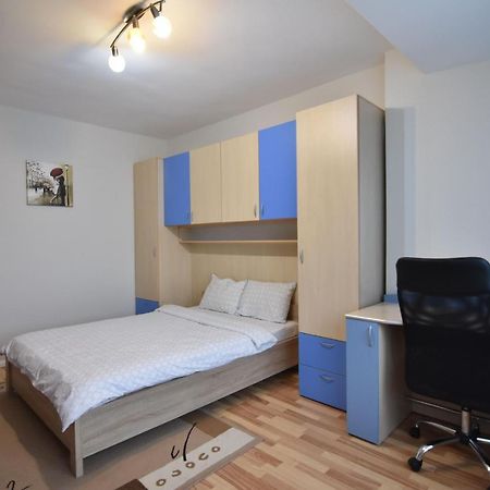 Apartment Superb Intr-O Locatie Premium ทิมิชัวรา ภายนอก รูปภาพ