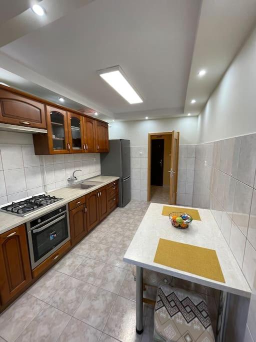 Apartment Superb Intr-O Locatie Premium ทิมิชัวรา ภายนอก รูปภาพ