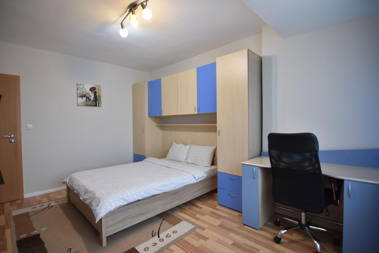 Apartment Superb Intr-O Locatie Premium ทิมิชัวรา ภายนอก รูปภาพ
