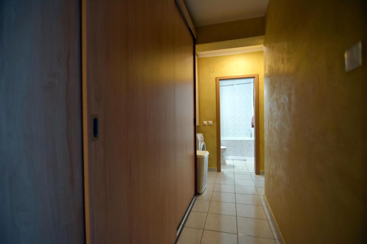 Apartment Superb Intr-O Locatie Premium ทิมิชัวรา ภายนอก รูปภาพ