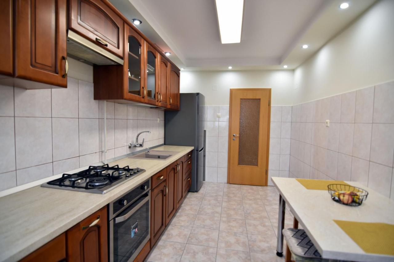 Apartment Superb Intr-O Locatie Premium ทิมิชัวรา ภายนอก รูปภาพ