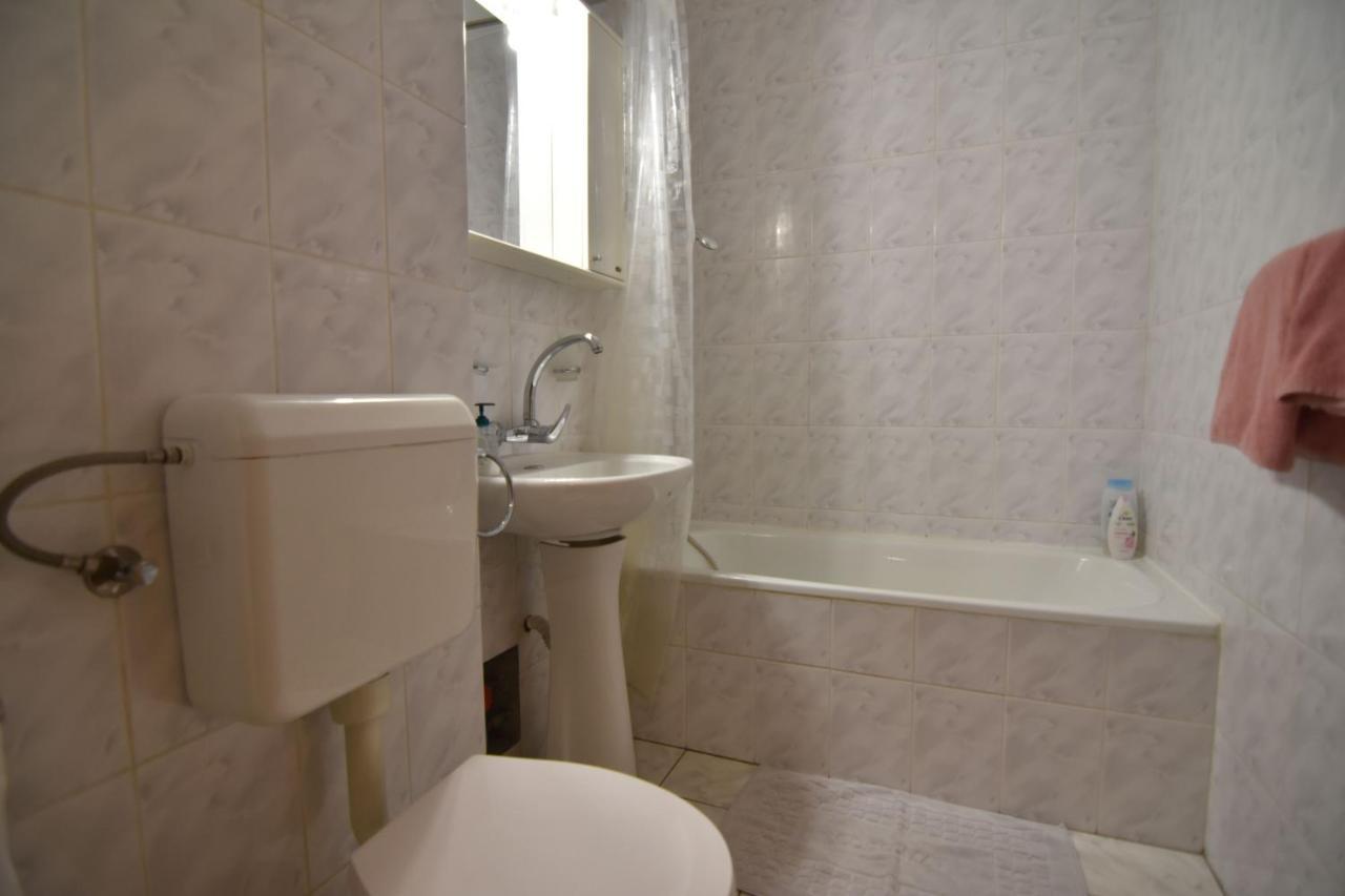 Apartment Superb Intr-O Locatie Premium ทิมิชัวรา ภายนอก รูปภาพ
